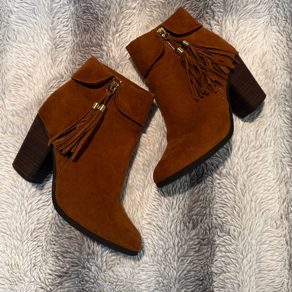 🌼🌺LC Lauren Conrad 🌺🌼 Camel Brown Heeled Booties - Picture 2 of 4